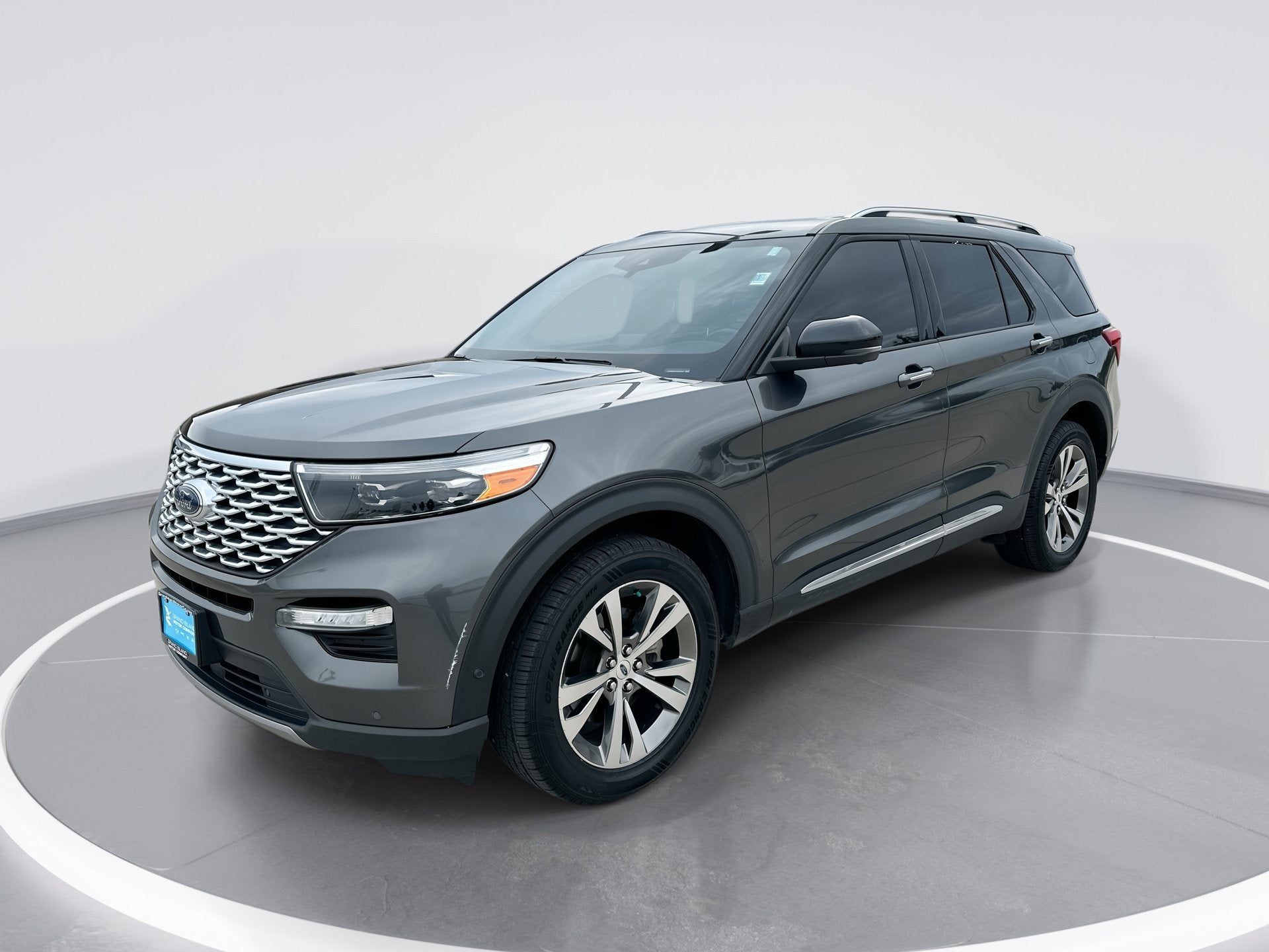 2020 Ford Explorer Platinum in Magnetic Metall — front three-quarter view