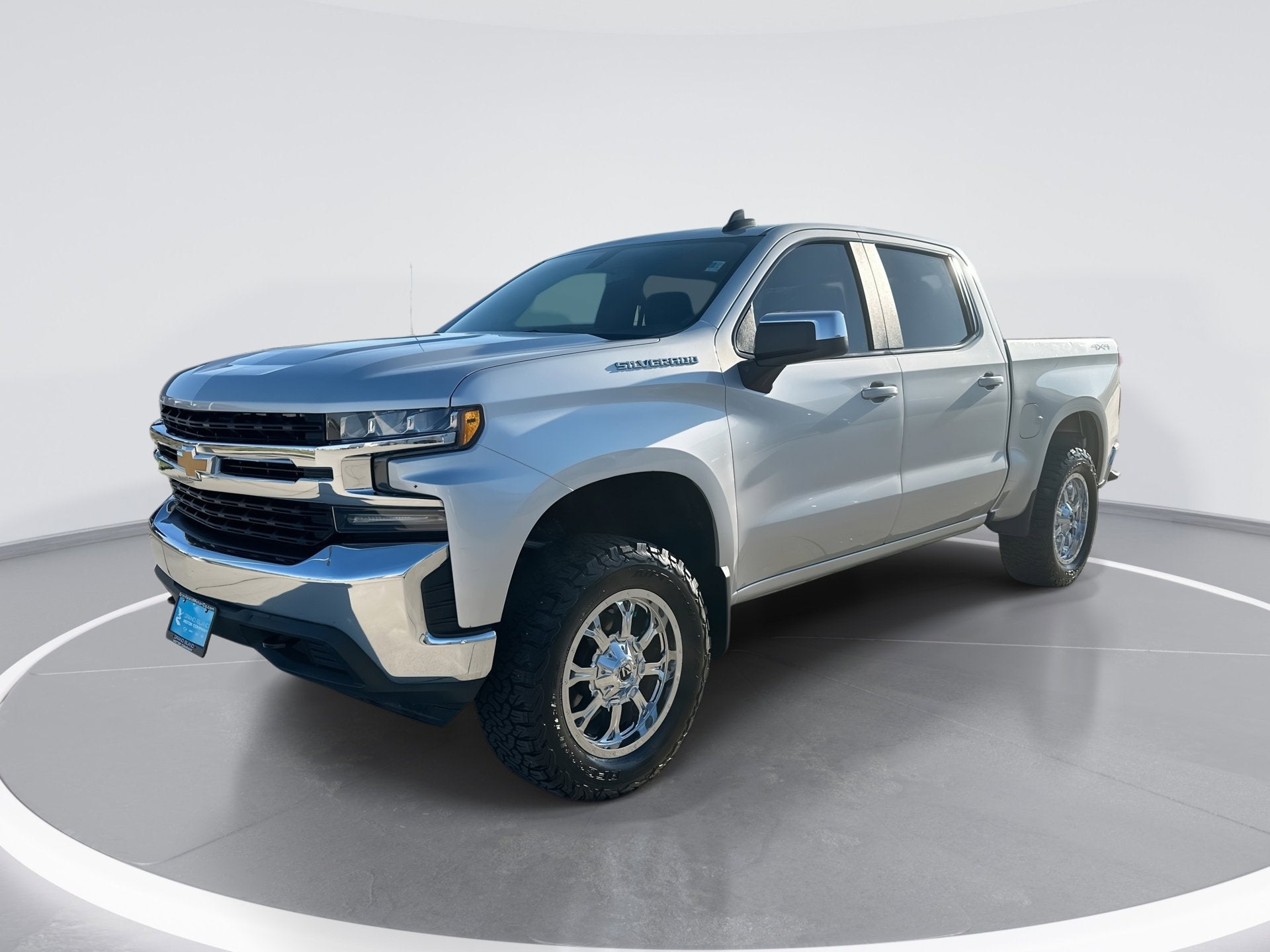 2020 Chevrolet Silverado 1500 LT in Silver Ice Metallic — front three-quarter view