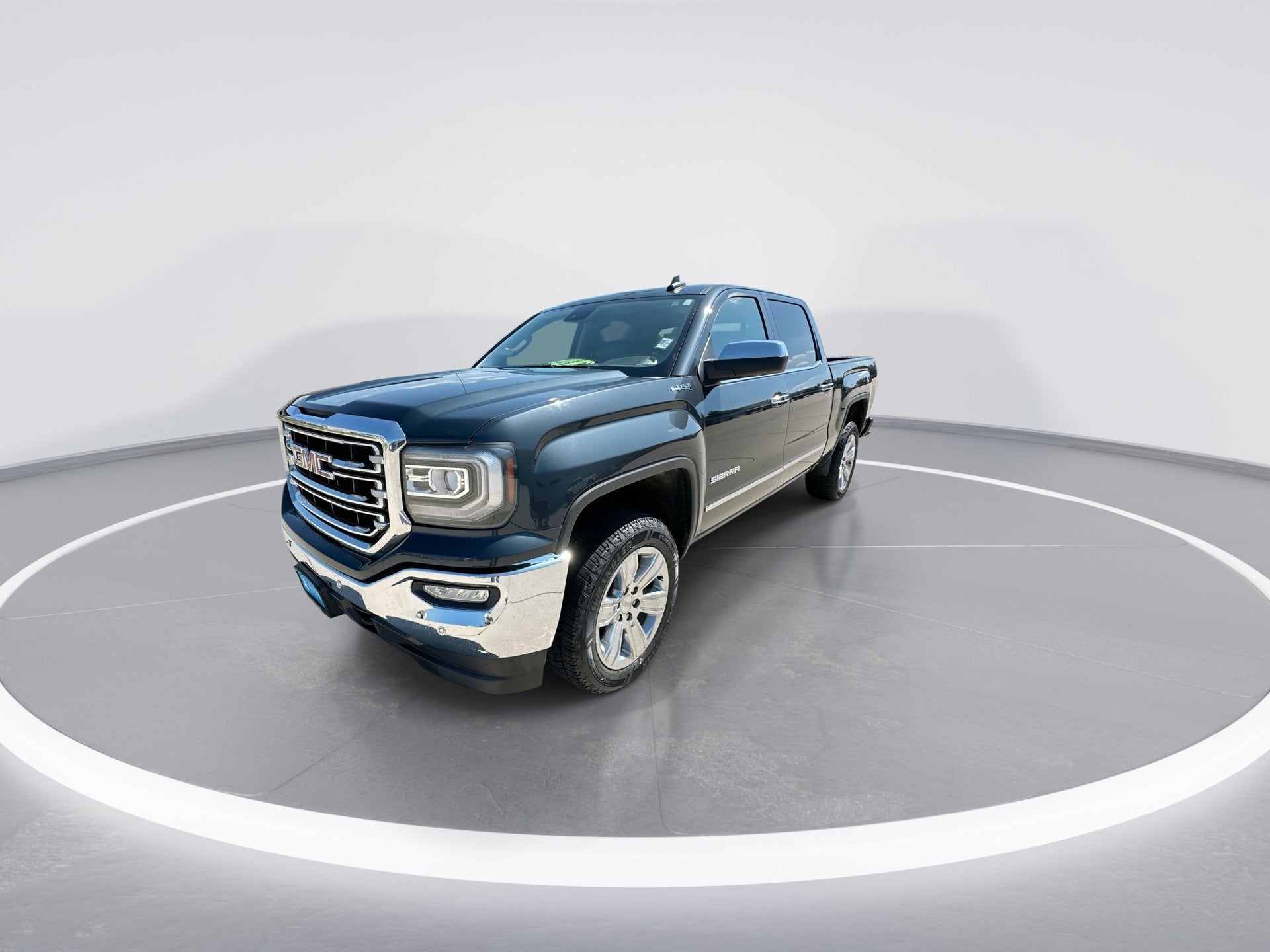 2017 GMC Sierra 1500 — interior view